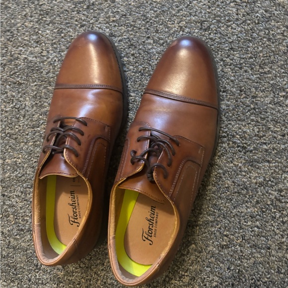 Florsheim Men's Tan Leather Oxfords - Picture 1 of 4